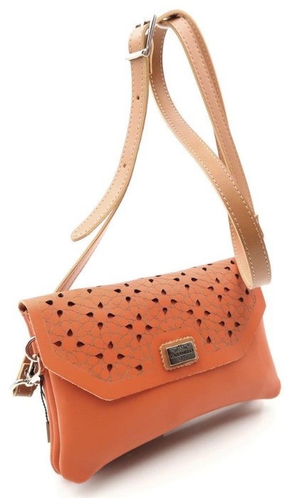 BOLSO BANDOLERA PIEL 3 DEP CREMALLEERA Y SOLAPA LASER 20X13 | CARAMELO