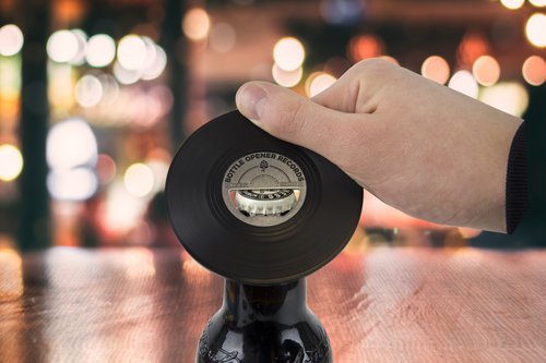 ABRIDOR DE BOTELLAS VINILO | MAGS BRANDS | 1 UNIDAD | 5056004322827
