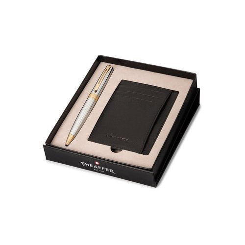 JUEGO BOLIGRAFO 9342 CROMO Y DORADO + TARJETERO DE PIEL | SHEAFFER | 1 UNIDAD | 8088870357600 Imagen principal del producto