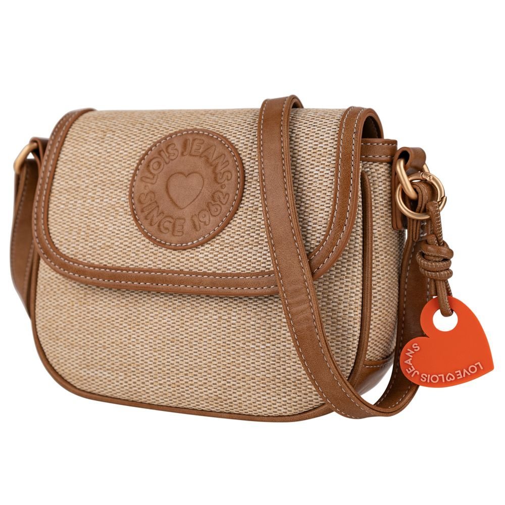 Bolso bandolera rafia con solapa Jacqueline Lois Camel marca Arsamara Imagen principal del producto