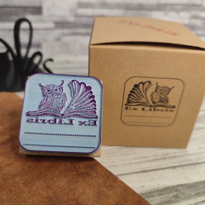 Sello Exlibris de Madera Tema Búho Sabio Marca Colop España