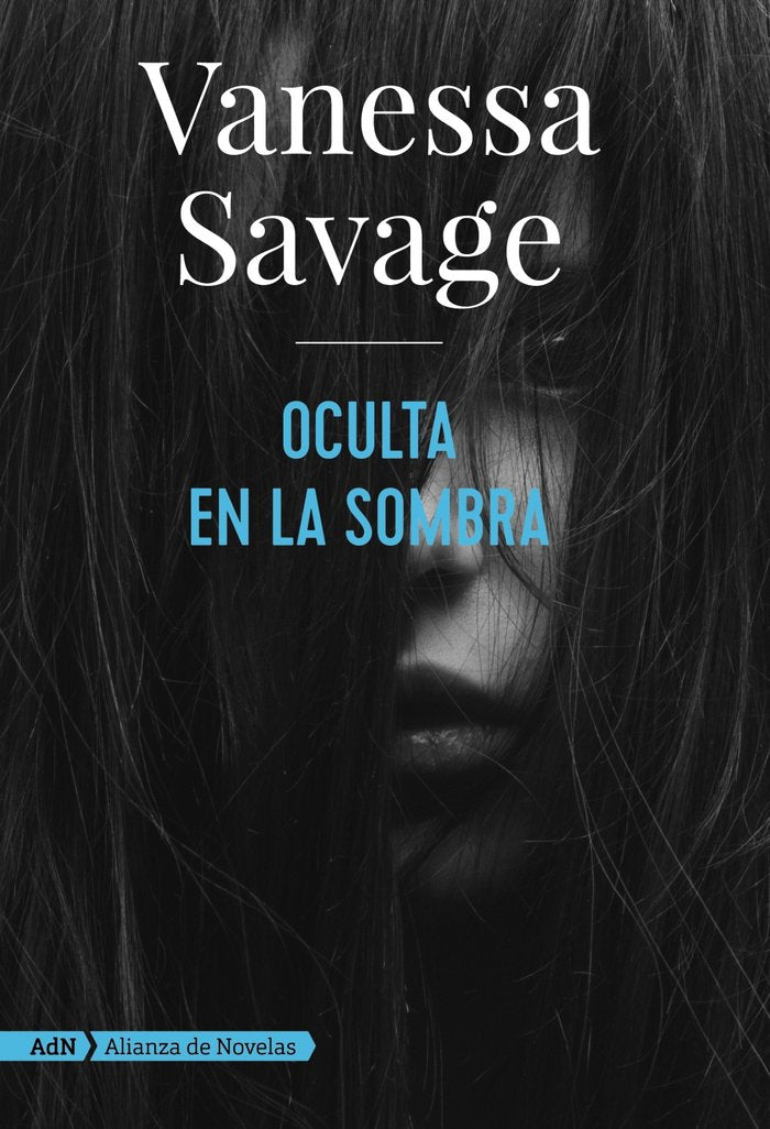 OCULTA EN LA SOMBRA - 9788491814368